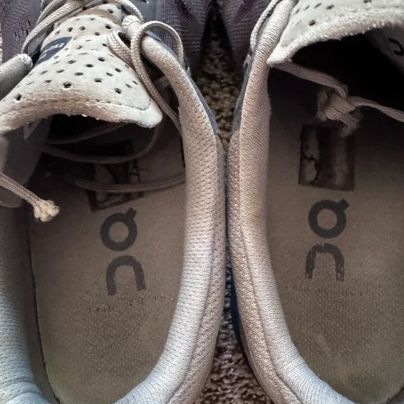 On Cloudsurfer running sneakers size 9.5 - Picture 7 of 8